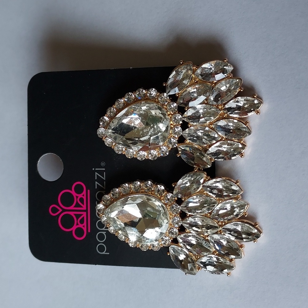 Paparazzi Bling earrings, NWOT